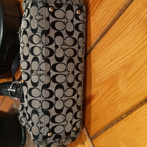 Coach Soho Pleated Tote Signature Shoulder Bag - Picture 3 of 7